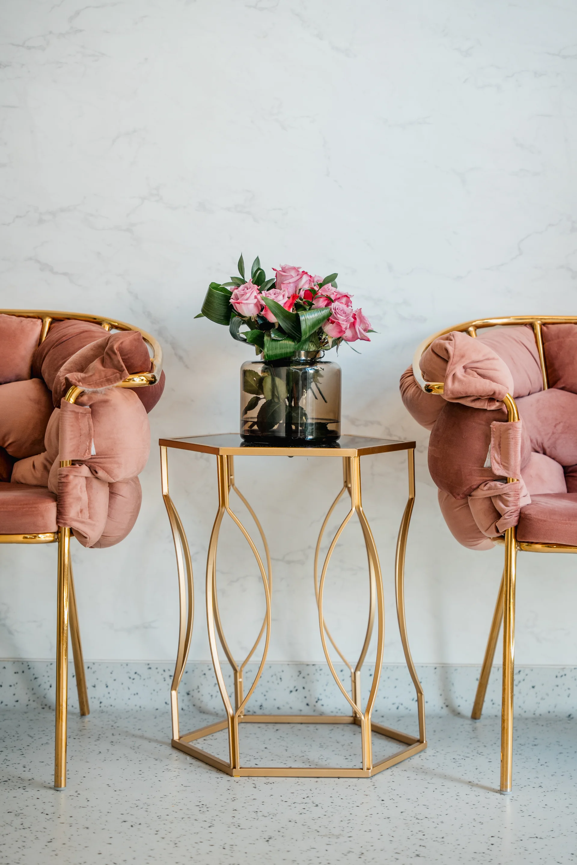 Denteca Smile Clinic: Eleganță și profesionalism Atmosferă primitoare Denteca Smile Clinic, București, standarde înalte de calitate